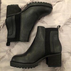 MIA Chelsea Boot Size 6M